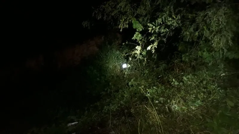 Motociclista foi lançado para fora da pista