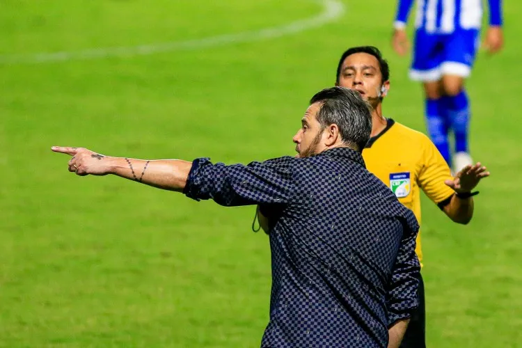 Azulão chega a sétima derrota na Série B do Brasileiro