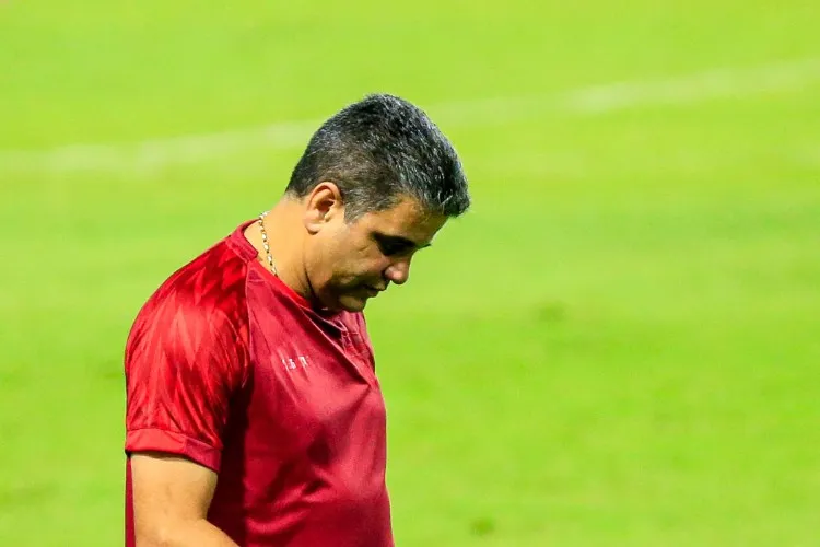Partida disputada no Rei Pelé, abrindo a 12ª rodada da Série B
