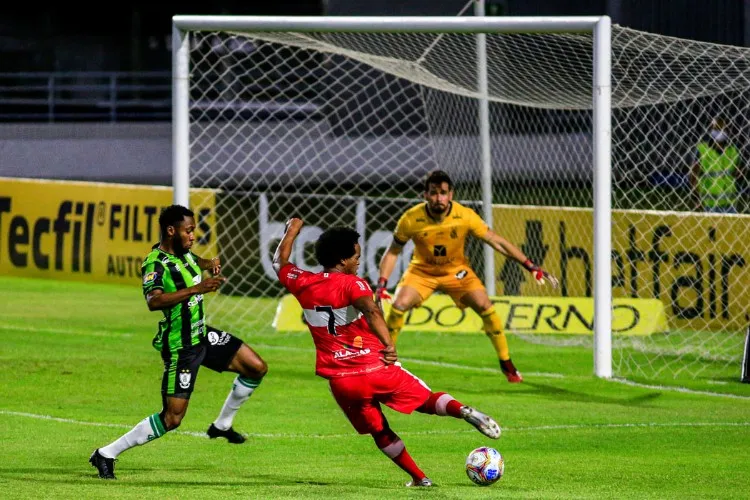 Partida disputada no Rei Pelé, abrindo a 12ª rodada da Série B