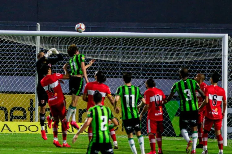 Partida disputada no Rei Pelé, abrindo a 12ª rodada da Série B