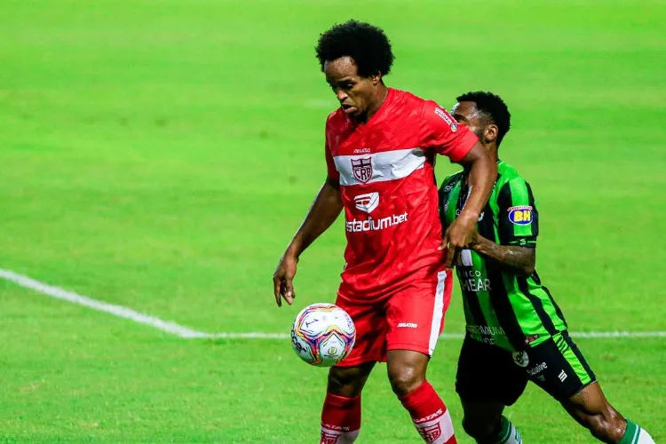 Partida disputada no Rei Pelé, abrindo a 12ª rodada da Série B