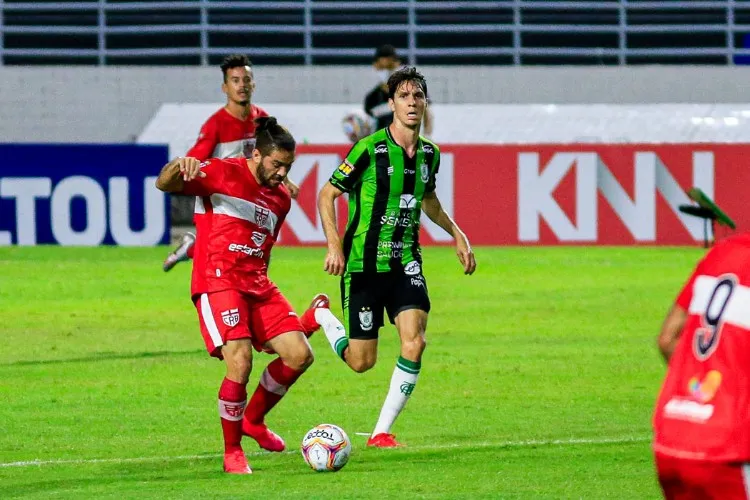 Partida disputada no Rei Pelé, abrindo a 12ª rodada da Série B