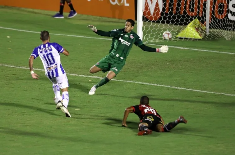 Azulão venceu por 1 a 0