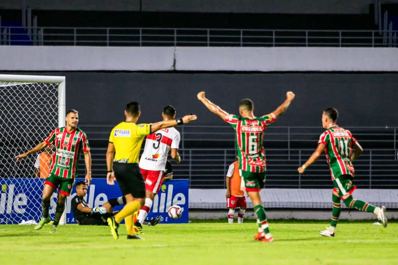 Em duelo equilibrado, CRB e CSE empatam em 1 a 1 no Rei Pelé pelo Alagoano