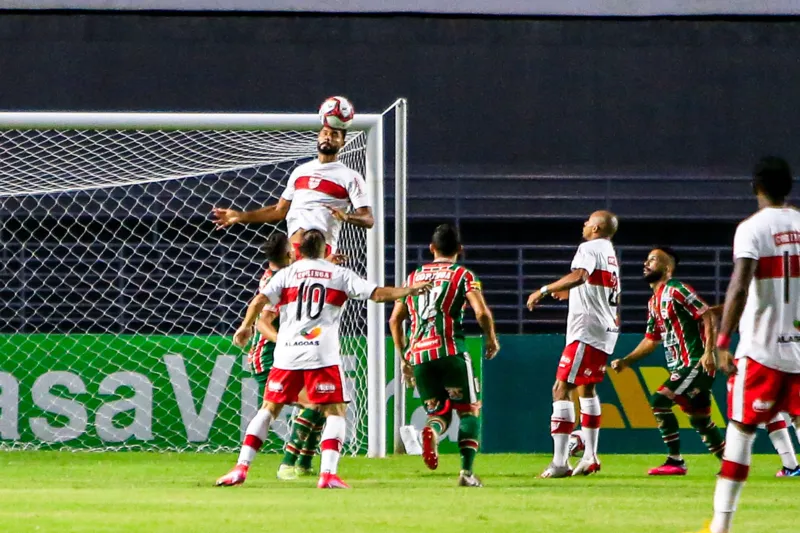 Em duelo equilibrado, CRB e CSE empatam em 1 a 1 no Rei Pelé pelo Alagoano
