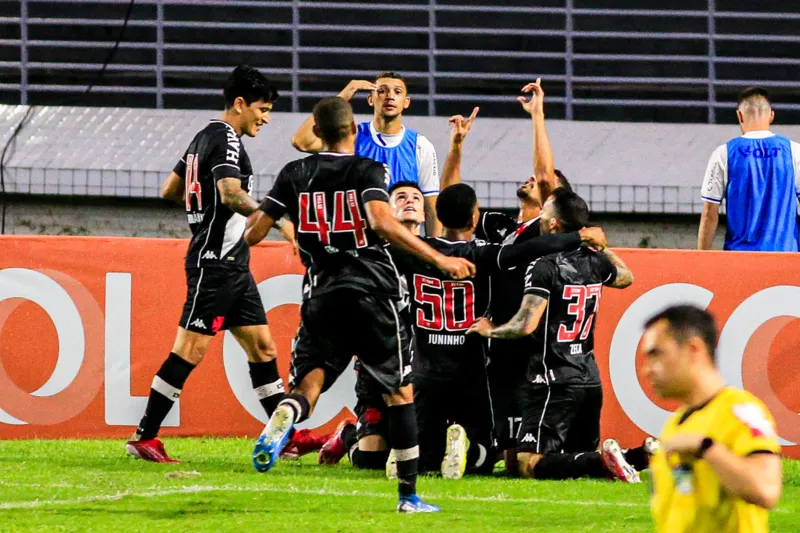 CSA chega a virar o placar, mas acaba cedendo o empate ao Vasco, na Série B: 2 a 2