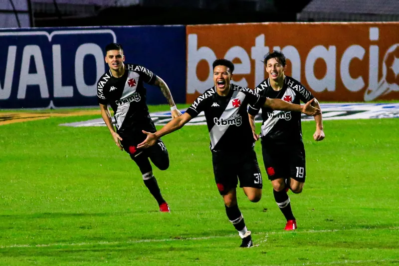 CSA chega a virar o placar, mas acaba cedendo o empate ao Vasco, na Série B: 2 a 2