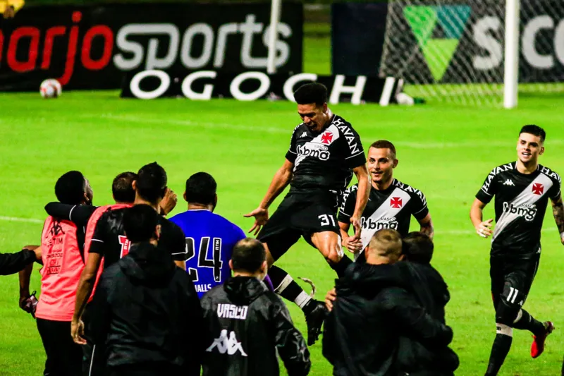 CSA chega a virar o placar, mas acaba cedendo o empate ao Vasco, na Série B: 2 a 2