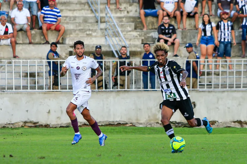 Novamente suspenso, Roger Gaúcho desfalca o ASA contra o Atlético
