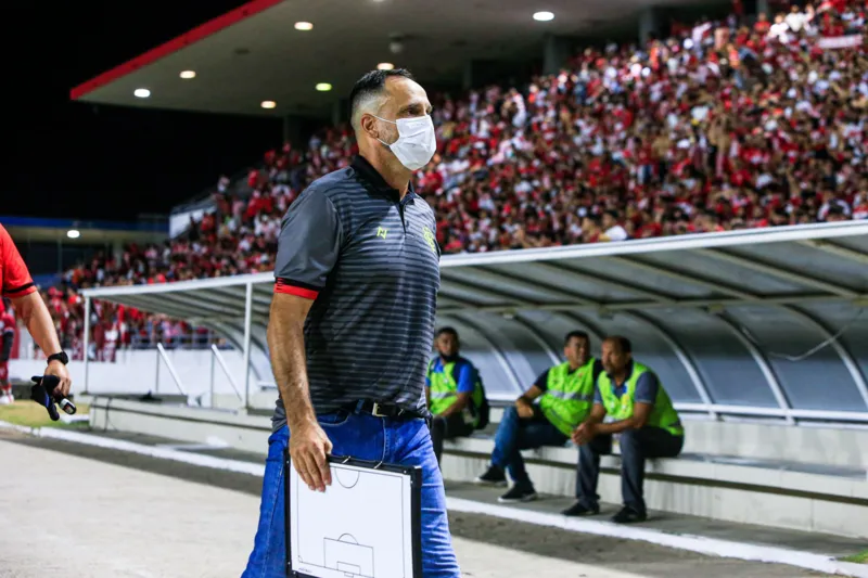 CRB bate o Vitória no Rei Pelé, volta a sonhar com o acesso à Série A e seca adversários: 3 a 1