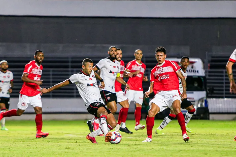 CRB bate o Vitória no Rei Pelé, volta a sonhar com o acesso à Série A e seca adversários: 3 a 1