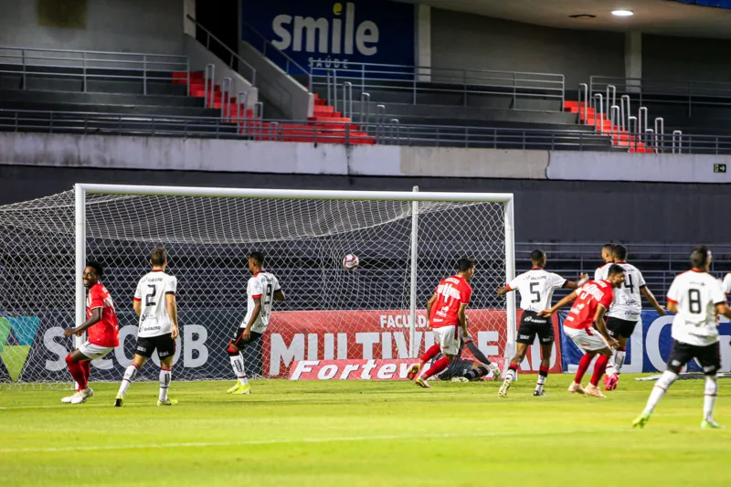 CRB bate o Vitória no Rei Pelé, volta a sonhar com o acesso à Série A e seca adversários: 3 a 1