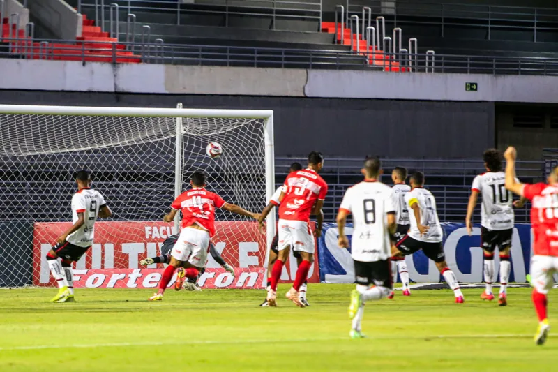 CRB bate o Vitória no Rei Pelé, volta a sonhar com o acesso à Série A e seca adversários: 3 a 1