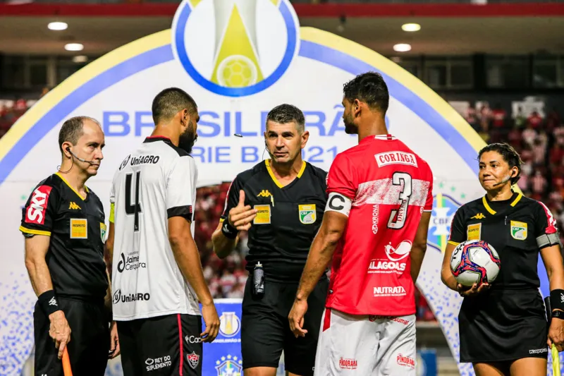 CRB bate o Vitória no Rei Pelé, volta a sonhar com o acesso à Série A e seca adversários: 3 a 1