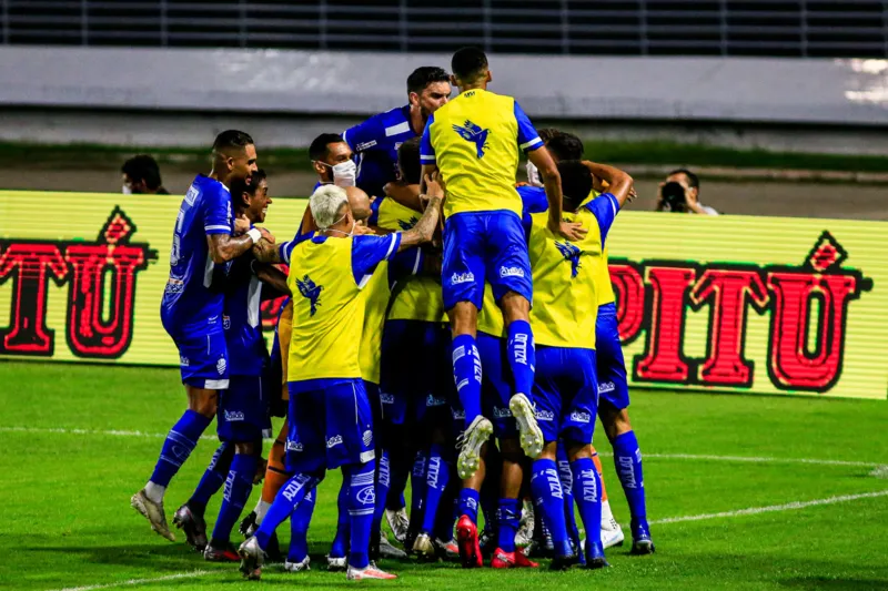 CSA bate o Bahia e dorme na liderança do Grupo B da Copa do Nordeste