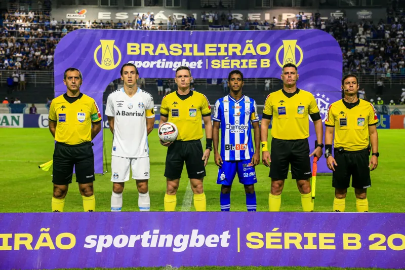 Em jogo cheio de chances, CSA cede empate ao Grêmio, mas dorme fora do Z4: 1 a 1
