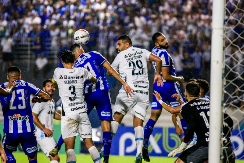 CSA teve as melhores chances do primeiro tempo, mas não aumentou a vantagem