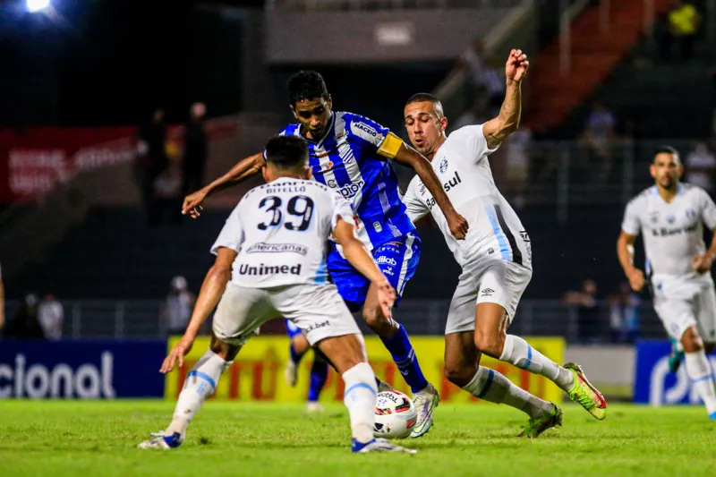 Gabriel deve continuar sendo a principal arma para construir jogadas no Azulão