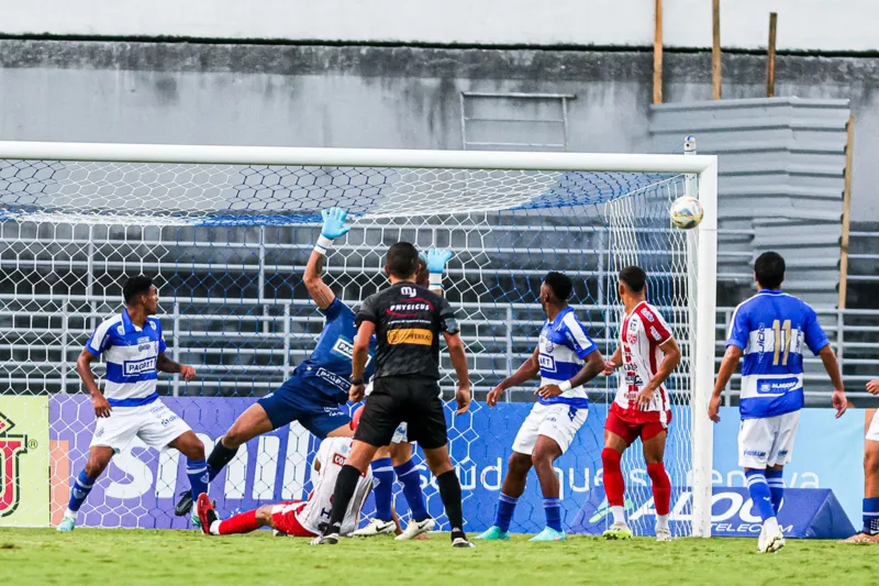CSA leva empate do Penedense e tem vaga no G4 do Alagoano ameaçada