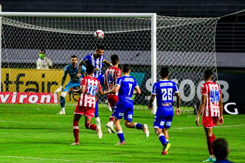 CSA cresce no segundo tempo, mas volta a ser derrotado pelo Náutico na Série B: 1 a 0