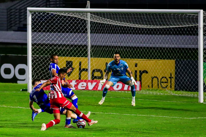 CSA cresce no segundo tempo, mas volta a ser derrotado pelo Náutico na Série B: 1 a 0