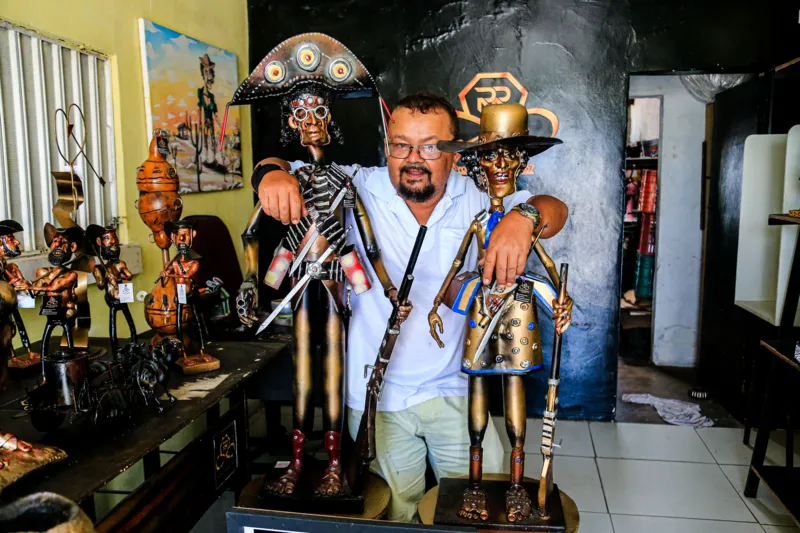 Artista autodidata transforma ferro velho em obras de arte no Sertão de Alagoas