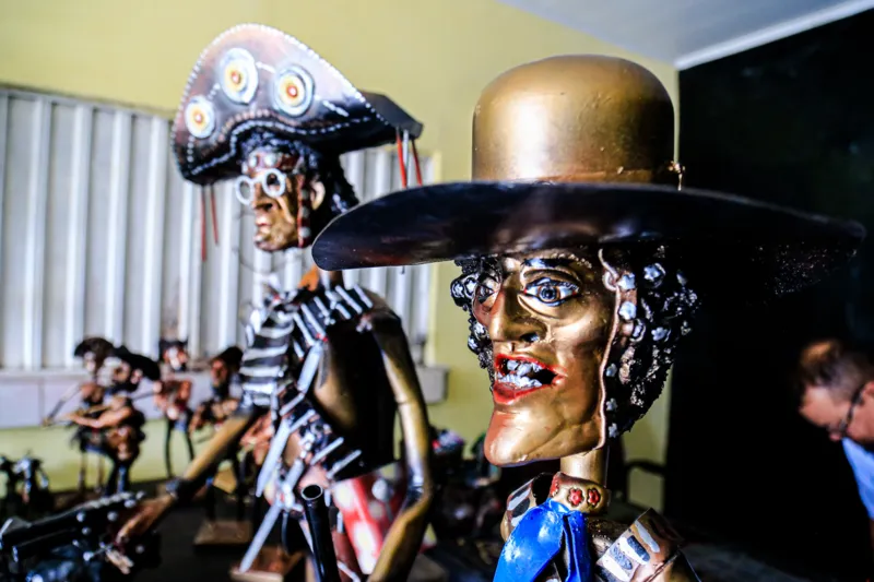 Artista autodidata transforma ferro velho em obras de arte no Sertão de Alagoas