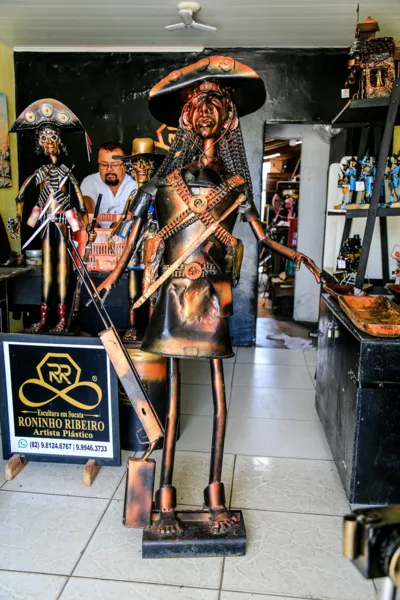 Artista autodidata transforma ferro velho em obras de arte no Sertão de Alagoas