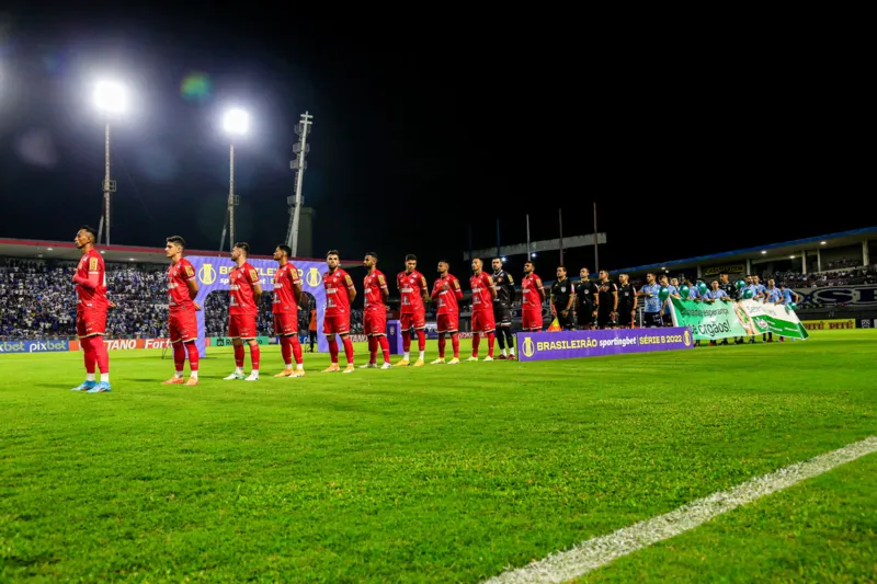 Na luta contra a degola, CSA vence o Tombense, mas segue no Z4 da Série B: 2 a 0