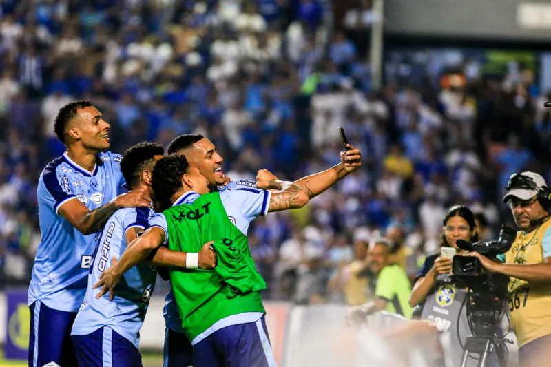 Na luta contra a degola, CSA vence o Tombense, mas segue no Z4 da Série B: 2 a 0