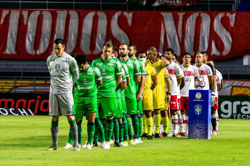 No Rei Pelé, CRB empata por 1 a 1 com o líder Coritiba e fica mais uma rodada fora do G-4