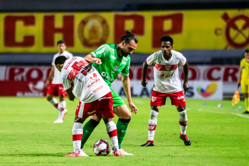 Galo e Coxa fizeram confronto direto no topo da Série B
