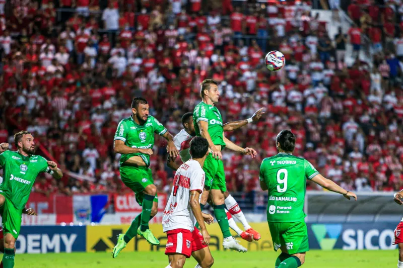 Bola aérea defensiva torna-se pesadelo para o CRB