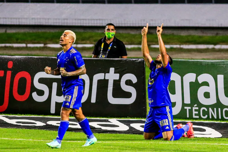 No reencontro com Mozart, CSA bate o Cruzeiro com uma virada relâmpago: 2 a 1