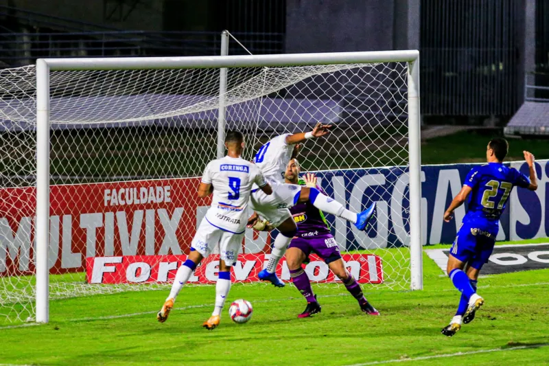 No reencontro com Mozart, CSA bate o Cruzeiro com uma virada relâmpago: 2 a 1