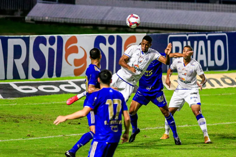 No reencontro com Mozart, CSA bate o Cruzeiro com uma virada relâmpago: 2 a 1
