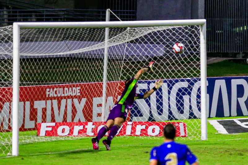 No reencontro com Mozart, CSA bate o Cruzeiro com uma virada relâmpago: 2 a 1