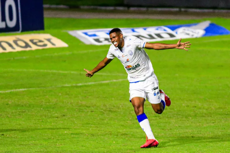 No reencontro com Mozart, CSA bate o Cruzeiro com uma virada relâmpago: 2 a 1