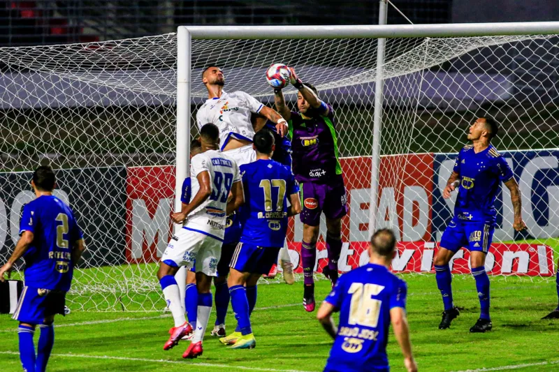No reencontro com Mozart, CSA bate o Cruzeiro com uma virada relâmpago: 2 a 1