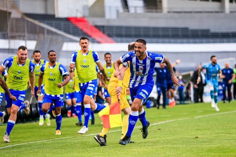 Foi por pouco! CSA atropela o Brasil de Pelotas no Rei Pelé, mas vitória do Avaí frustra acesso: 4 a 0