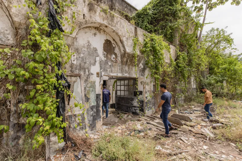 Prefeito JHC visita Fábrica Carmen, em Fernão Velho