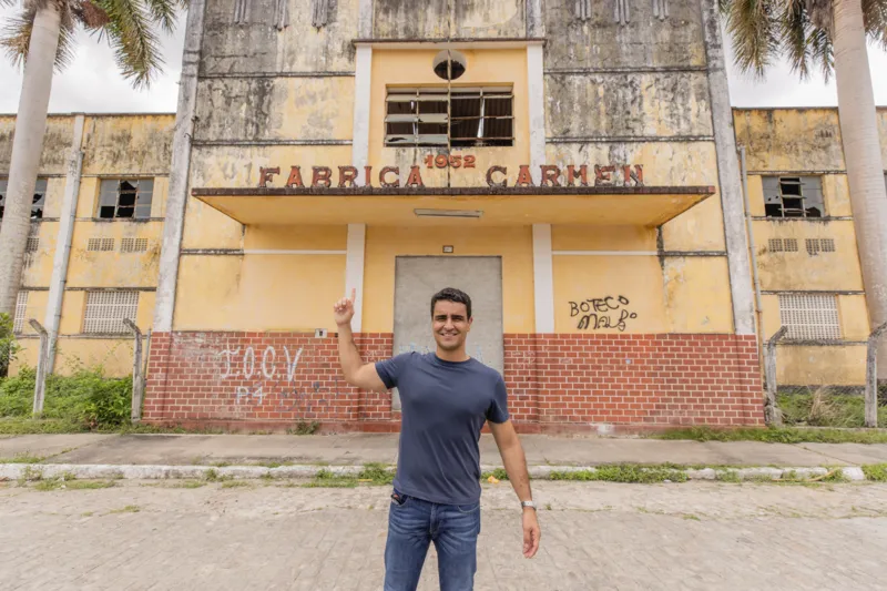 Prefeito JHC visita Fábrica Carmen, em Fernão Velho