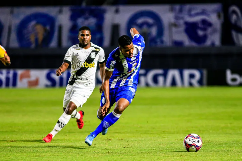 Iury Castilho marcou seus  últimos dois gols nas últimas duas rodadas