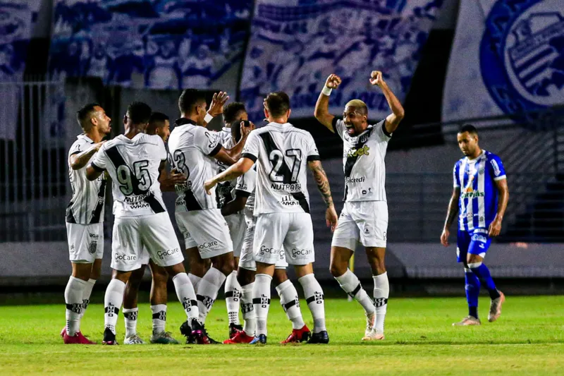 Com gol polêmico nos acréscimos, CSA vence a Ponte de virada e se aproxima do G-4: 2 a 1