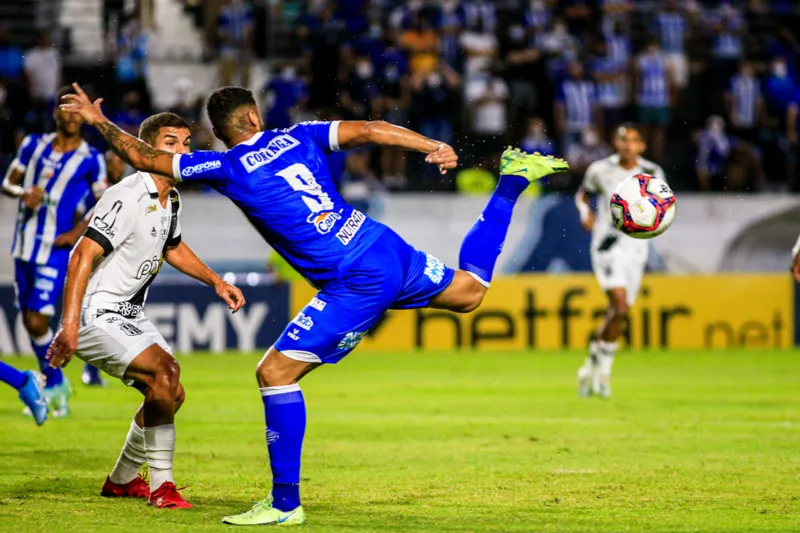 Com gol polêmico nos acréscimos, CSA vence a Ponte de virada e se aproxima do G-4: 2 a 1
