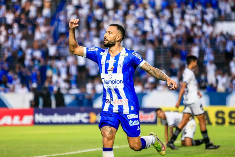 Artilheiro Rodrigo Rodrigues marca duas vezes e CSA vence a primeira na Copa do Nordeste 2022: 3 a 0