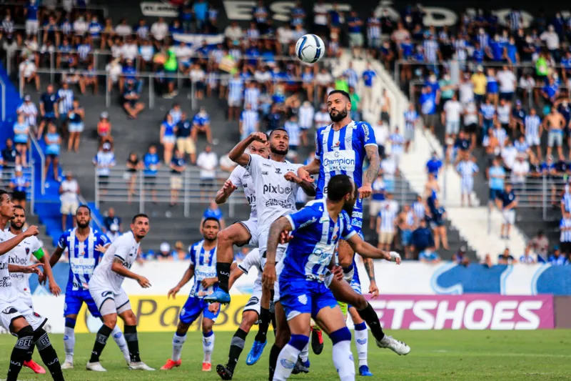 Confronto foi equilibrado no Rei Pelé