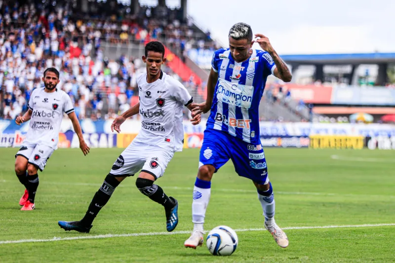 Artilheiro Rodrigo Rodrigues marca duas vezes e CSA vence a primeira na Copa do Nordeste 2022: 3 a 0