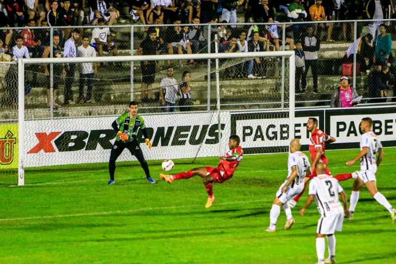 CRB vence ASA no clássico e se aproxima da classificação para as semis